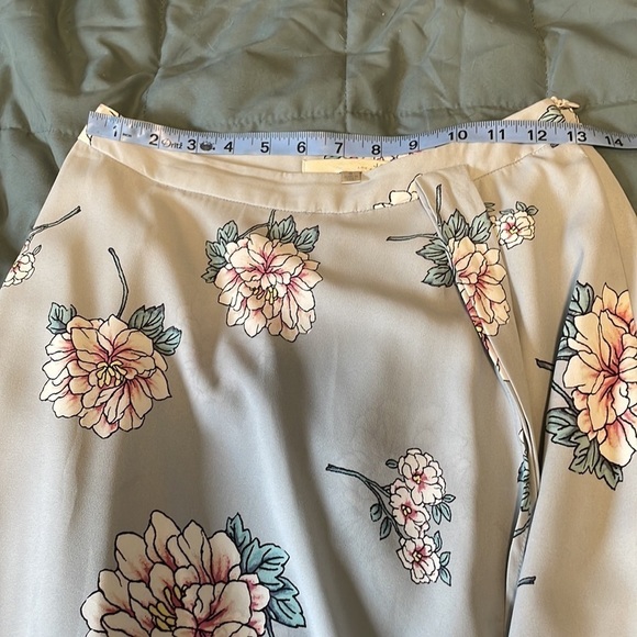 Floral Midi Skirt Small Gray White Wrap Tie High Low Flowy JOA - Picture 13 of 14